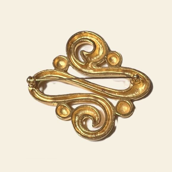 Gold Sculptural Swirl Brooch — Unsigned Givenchy Style (Vintage) - Picture 5 of 5